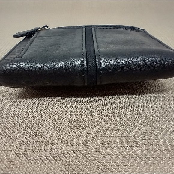 SONOMA BLACK LEATHER COMPACT WALLET - Picture 4 of 13